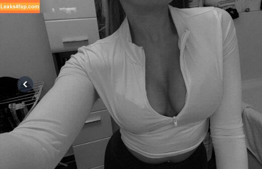 Alinahrndz leaked photo photo #0021