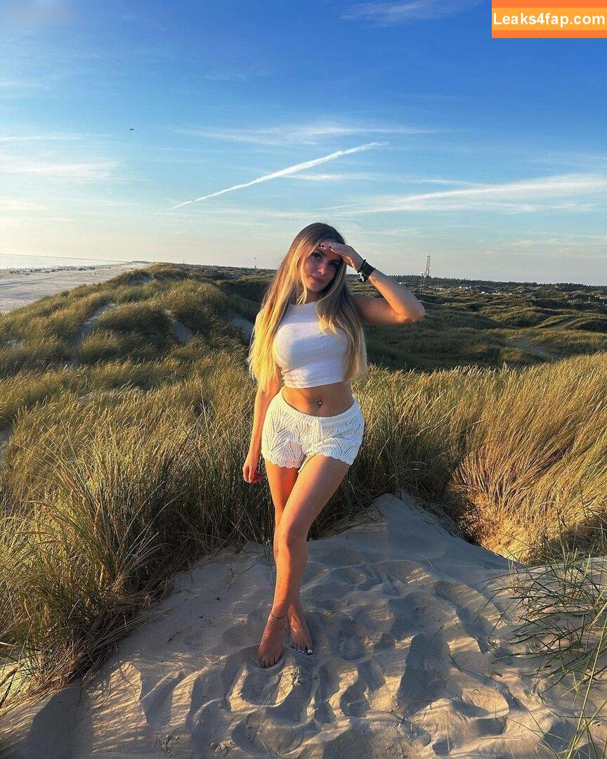 Alinahrndz leaked photo photo #0041