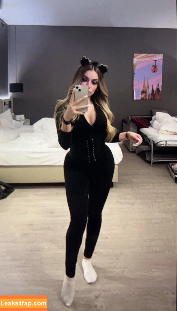 Alinahrndz leaked photo photo #0055