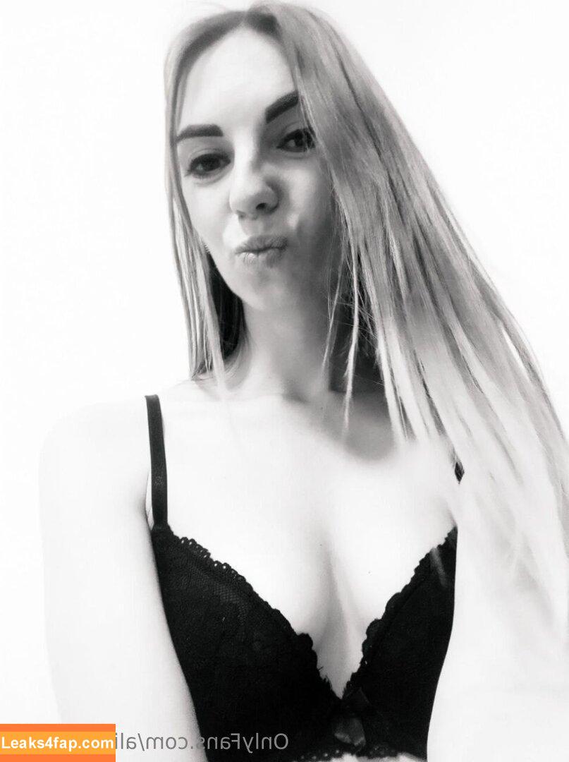 alinazineeva /  leaked photo photo #0002