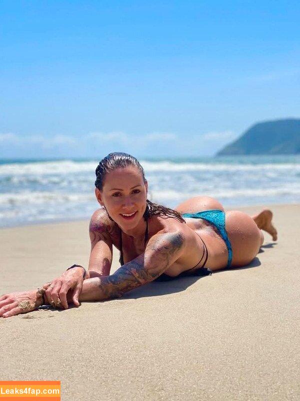 Aline E Charles / embarquenasmilhas leaked photo photo #0015