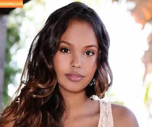 Alisha Boe photo #0036