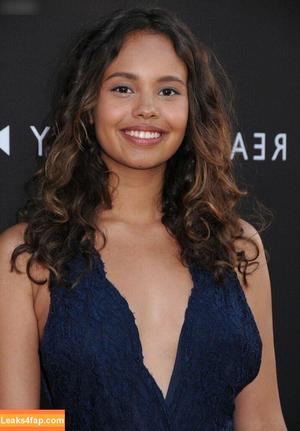 Alisha Boe photo #0043