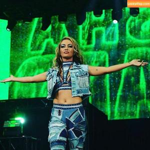 Alisha Edwards photo #0142