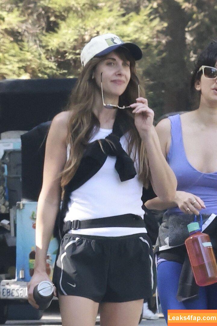 Alison Brie / alisonbrie слитое фото фото #0734