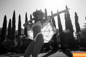 Alison Brie photo #0001