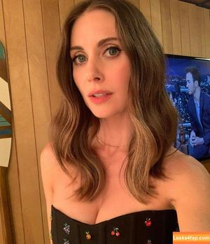 Alison Brie photo #0020