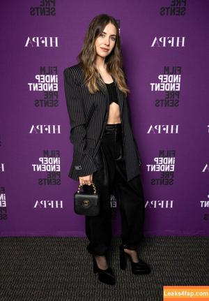 Alison Brie photo #0218