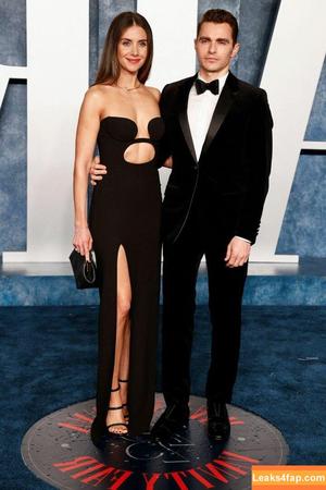 Alison Brie photo #0280