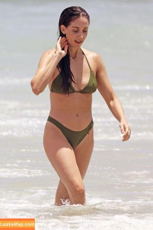 Alison Brie photo #0454