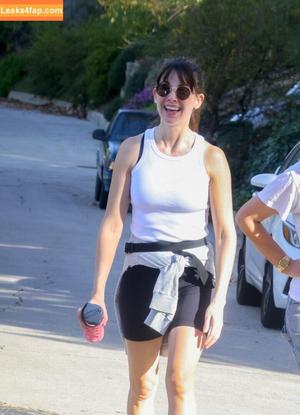 Alison Brie photo #0495