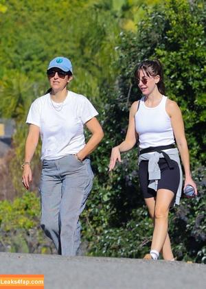 Alison Brie photo #0497