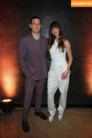 Alison Brie photo #0523