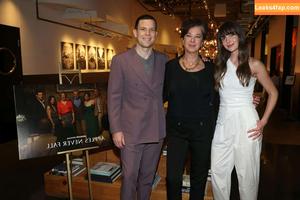 Alison Brie photo #0524