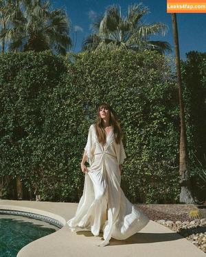 Alison Brie photo #0545