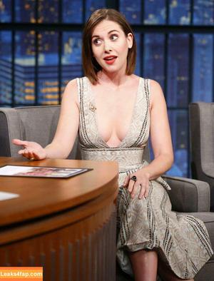 Alison Brie photo #0571