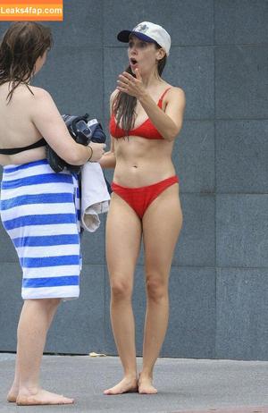 Alison Brie photo #0855