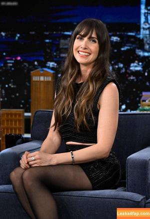 Alison Brie photo #0936