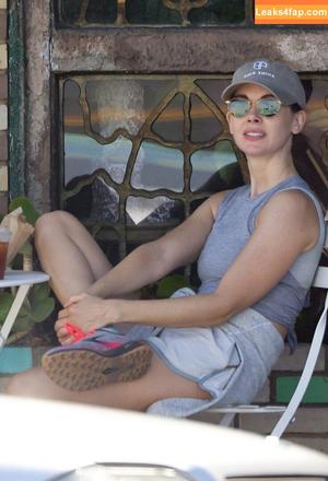Alison Brie photo #1101
