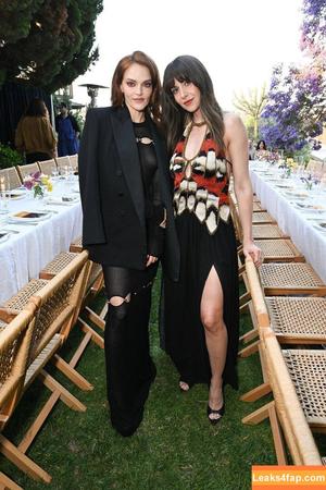Alison Brie фото #1336