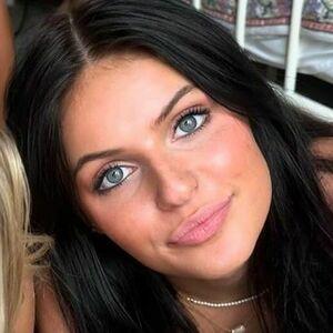 Alison Mitcham photo #0026