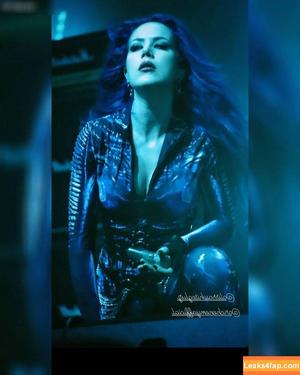 Alissa White-Gluz photo #0055