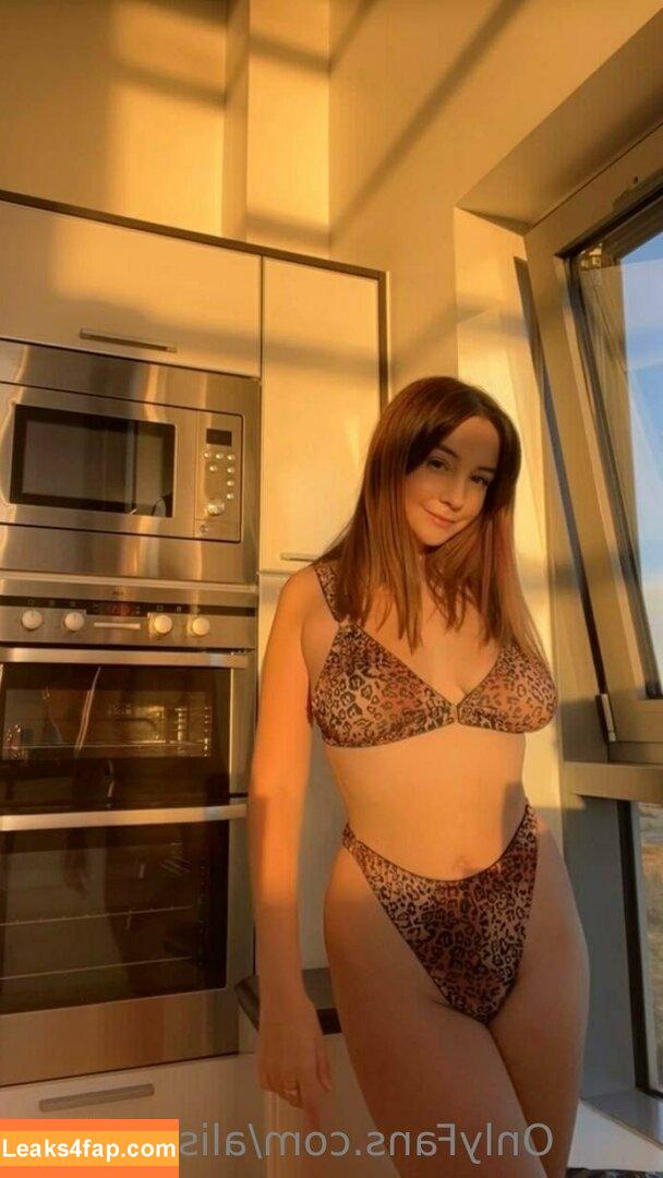 alissaquinn / Alissa / https: / realalyssaquinn leaked photo photo #0439