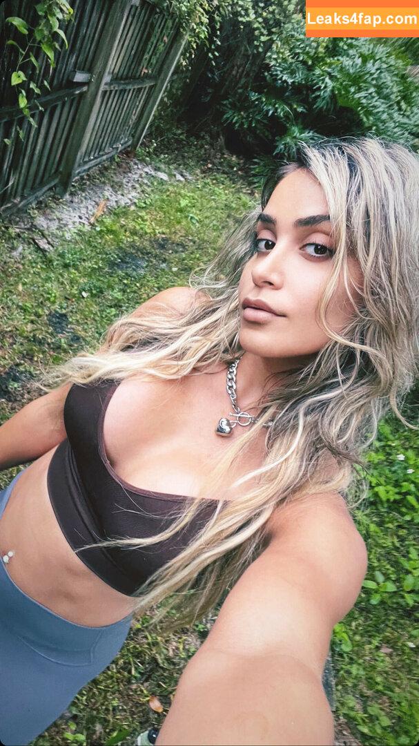Aliyah / aliyahwwe / gldnbby / gldnbbyy leaked photo photo #0136