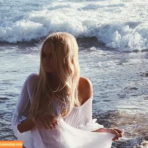 Alli Simpson photo #0017