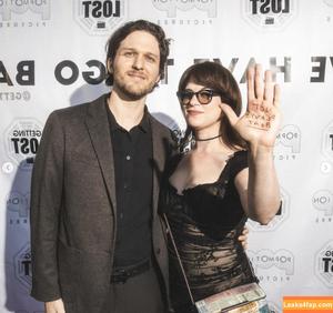 Allie Goertz photo #0087