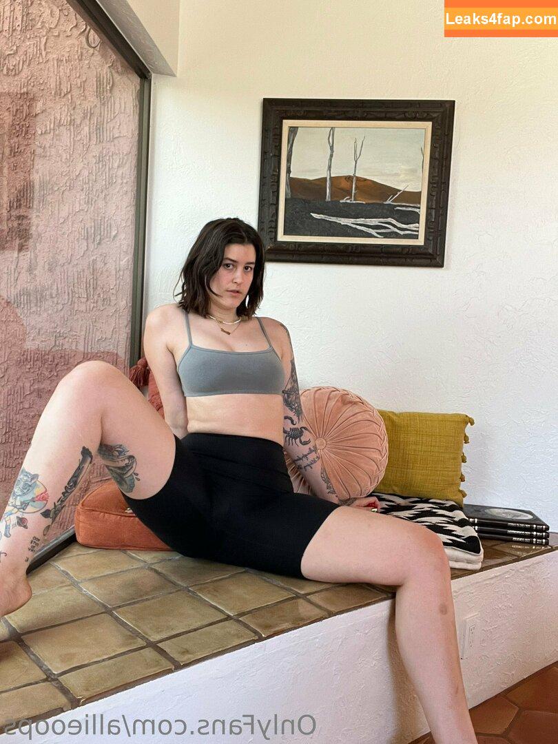 allieoops / cummanifesto leaked photo photo #0005