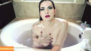 Allison Hopwood photo #0038