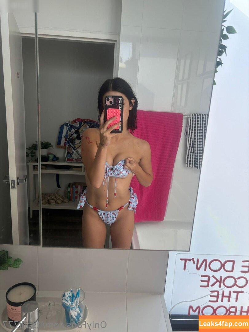 Alliyah Davison /  leaked photo photo #0020