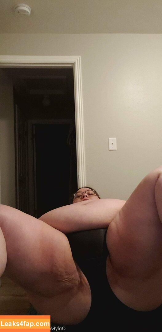 alluringbbw69 / ebonylab_ leaked photo photo #0024