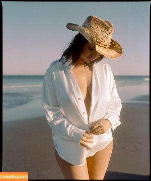 Ally Bross photo #0031