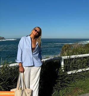 Ally Morphett photo #0002