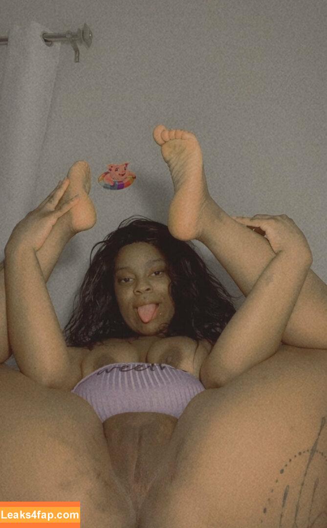 allysquirtss / allysquicc leaked photo photo #0069