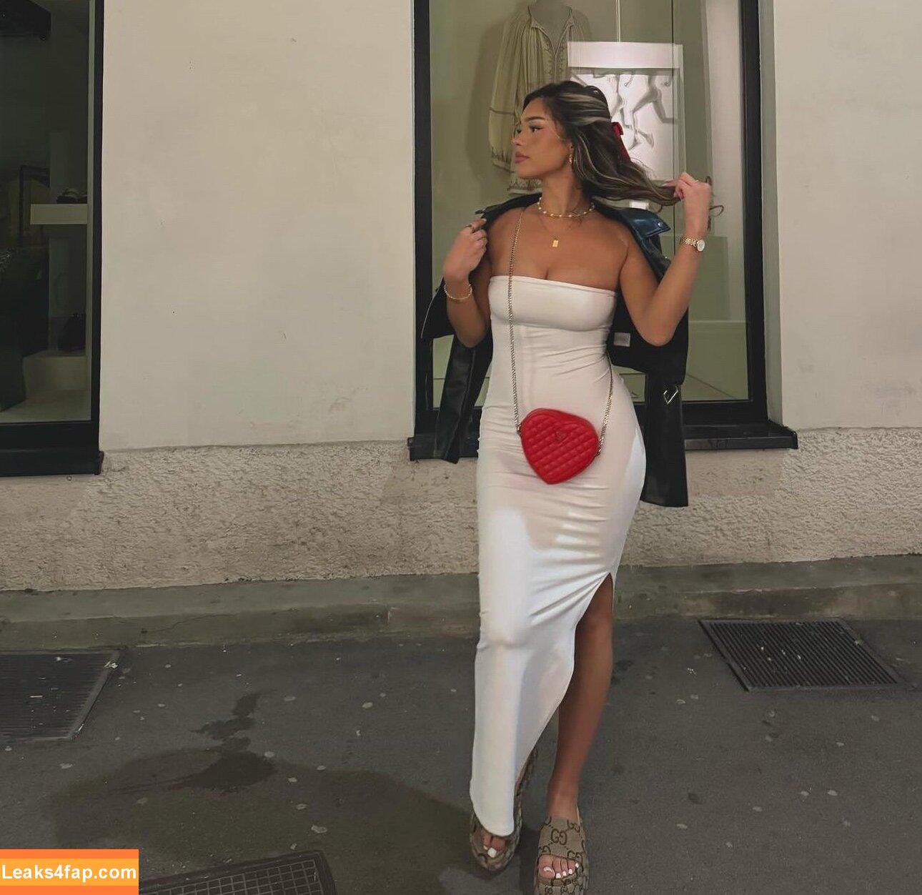 Almira Azemi / almira.azz / almirra.az leaked photo photo #0079