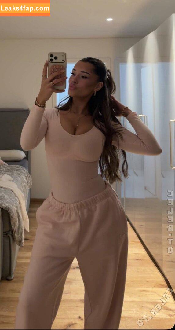 Almira Azemi / almira.azz / almirra.az leaked photo photo #0109