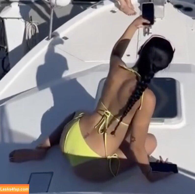 Alyanna Joelle / almost_autumn / alyanna.joelle слитое фото фото #0251