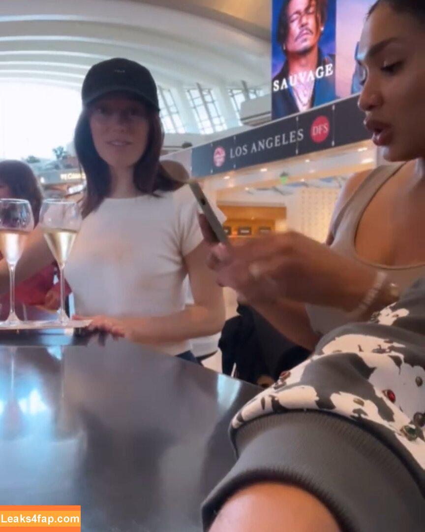 Alycia Debnam Carey / DebnamCarey / alyciajasmin leaked photo photo #0584