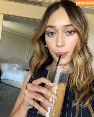 Alycia Debnam Carey photo #0095
