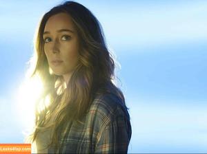Alycia Debnam Carey photo #0300