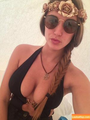 Alyssa Arce photo #0014