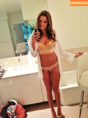 Alyssa Arce photo #0039