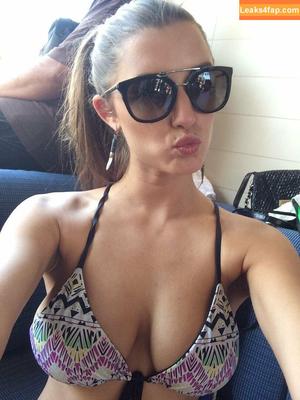 Alyssa Arce photo #0047