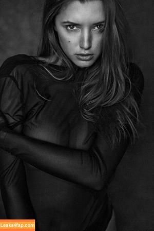 Alyssa Arce photo #0121