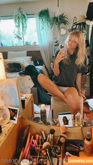 Alyssa Green photo #0060