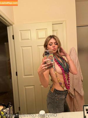 Alyssa Green photo #0132