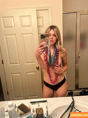 Alyssa Green photo #0145